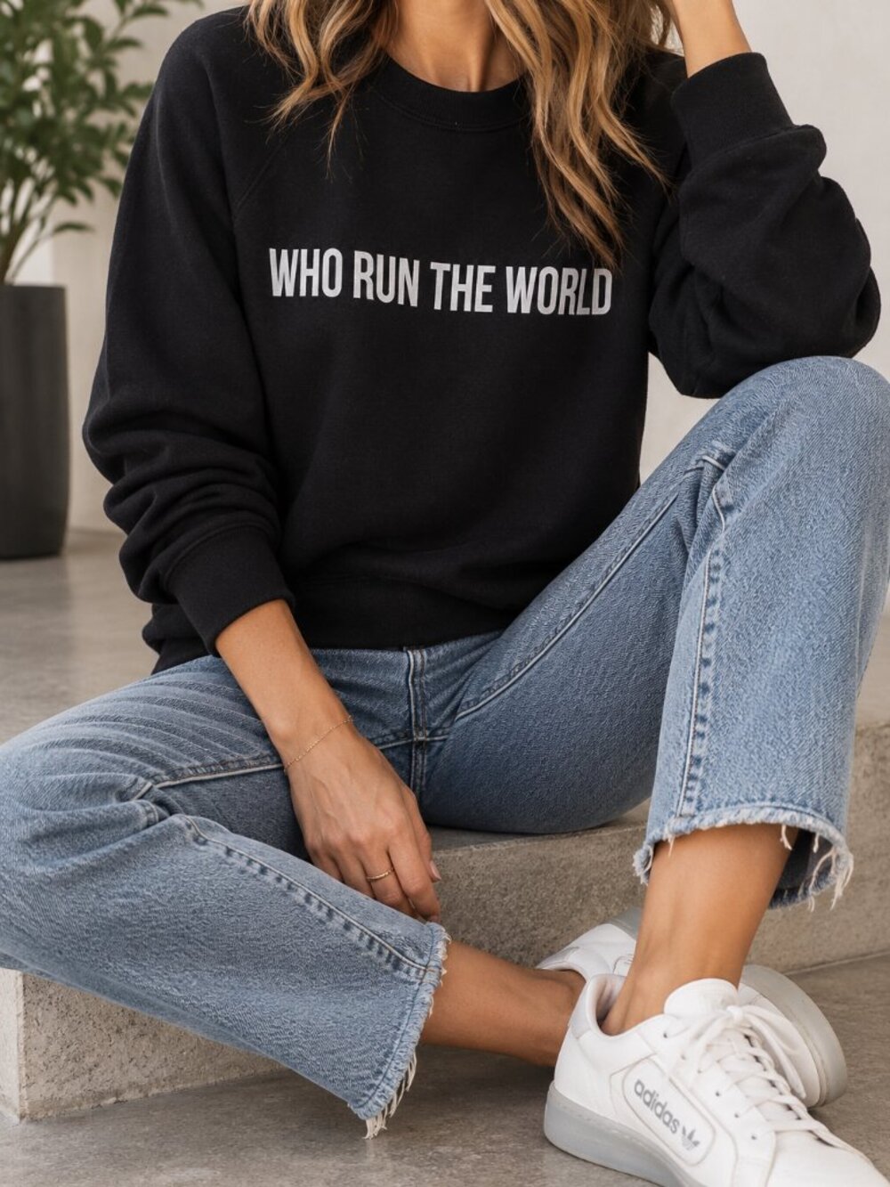 Brunette the Label Who Run the World Sweatshirt XS/S